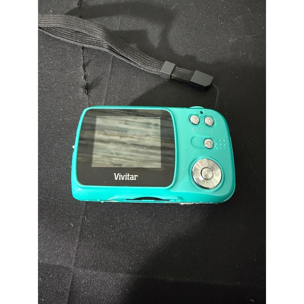 Vivitar ViviCam 9112 Digital Camera Teal Compact Point & Shoot 7mm f/3.0 EUC